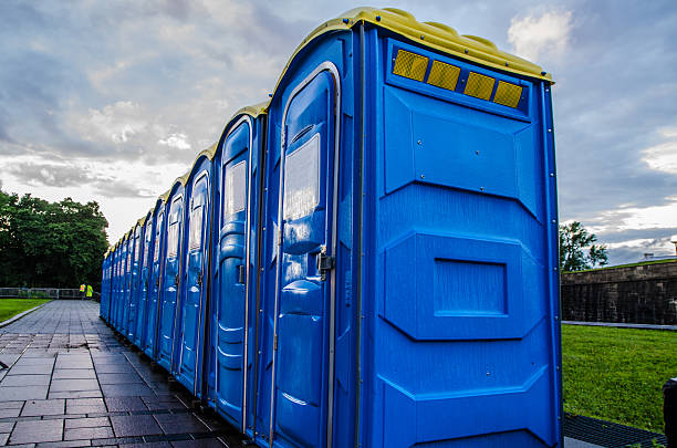 Porta potty delivery and setup in Hartford, WI
